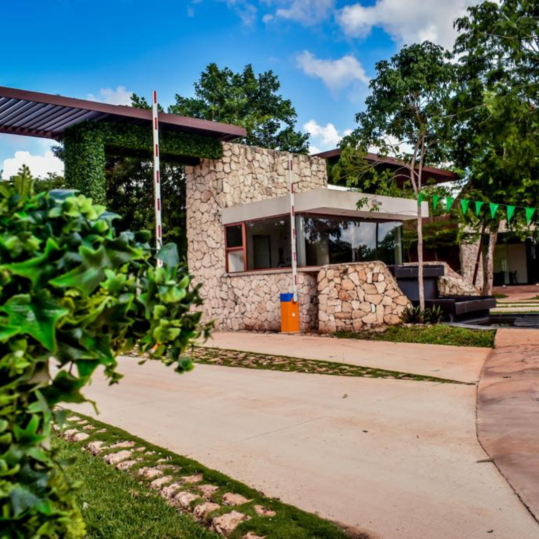 1045-20 PASEO DE LA SELVA AV. ROBLE LT. V BENITO JUAREZ, QUINTA ROO